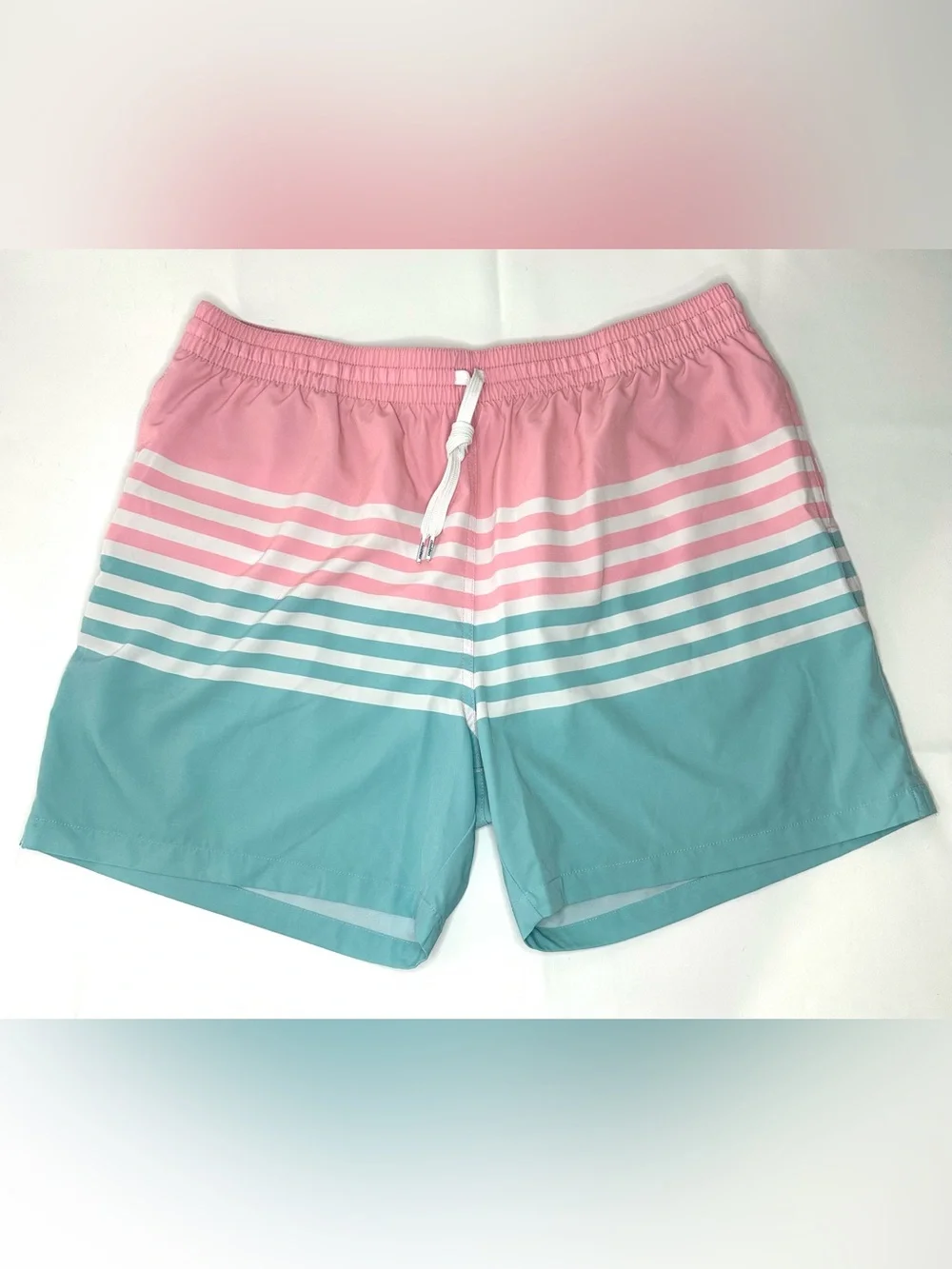 Chubbies Men’s On The Horizons Swim Trunks Lined Blue Pink Size 2XL